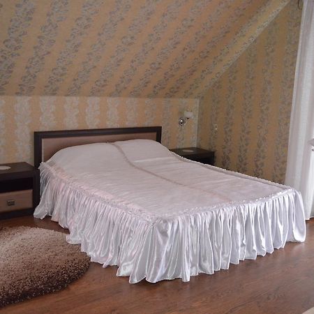 Hotel Fiyesta Sztarokosztyantinyiv Kültér fotó