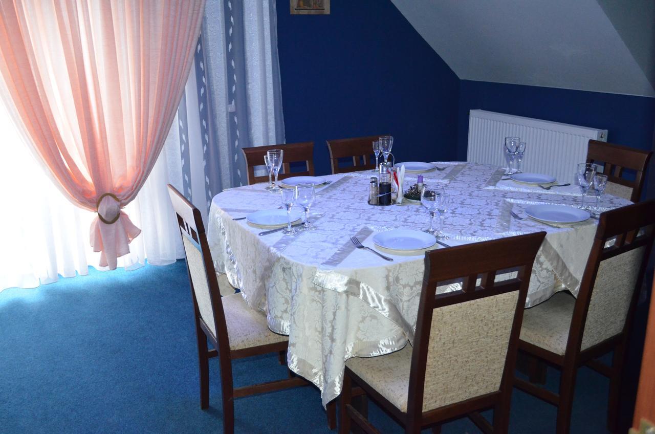 Hotel Fiyesta Sztarokosztyantinyiv Kültér fotó
