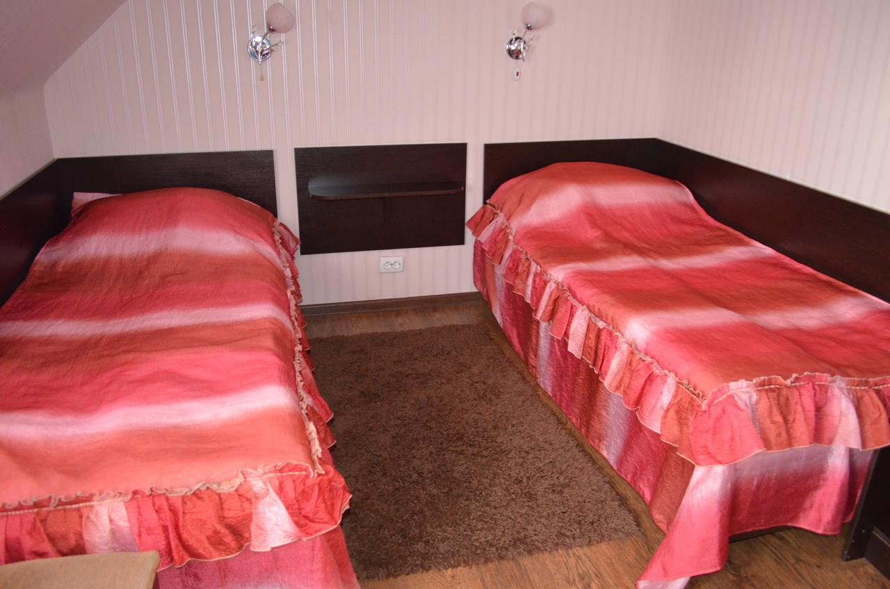 Hotel Fiyesta Sztarokosztyantinyiv Kültér fotó