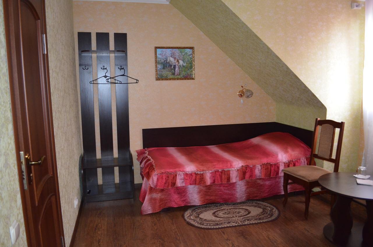Hotel Fiyesta Sztarokosztyantinyiv Kültér fotó