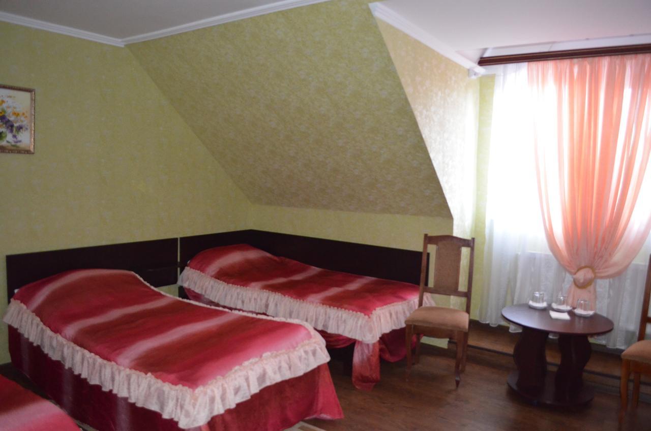 Hotel Fiyesta Sztarokosztyantinyiv Kültér fotó