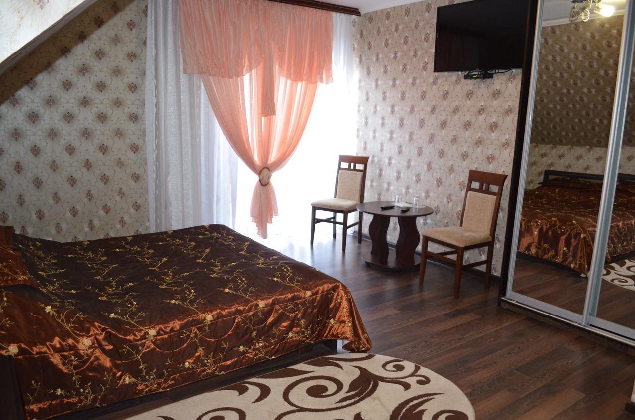 Hotel Fiyesta Sztarokosztyantinyiv Kültér fotó