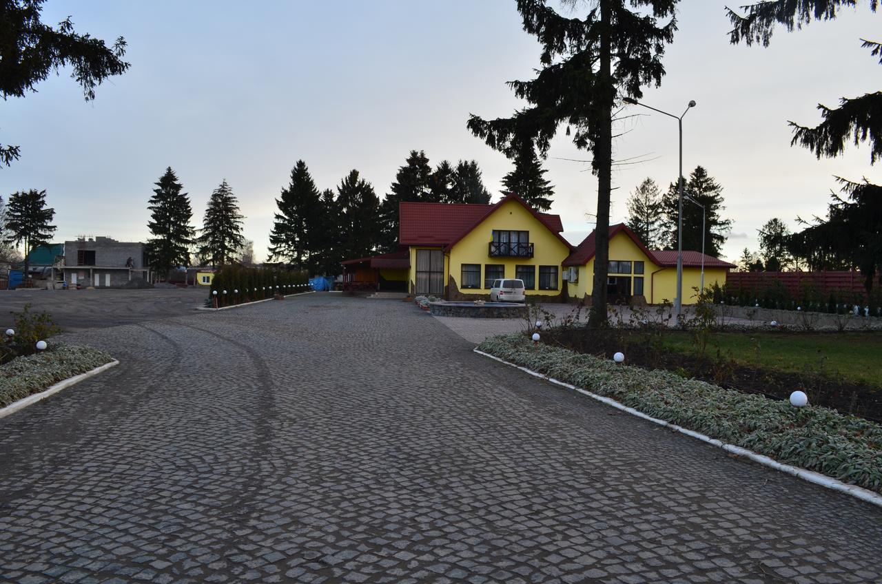 Hotel Fiyesta Sztarokosztyantinyiv Kültér fotó